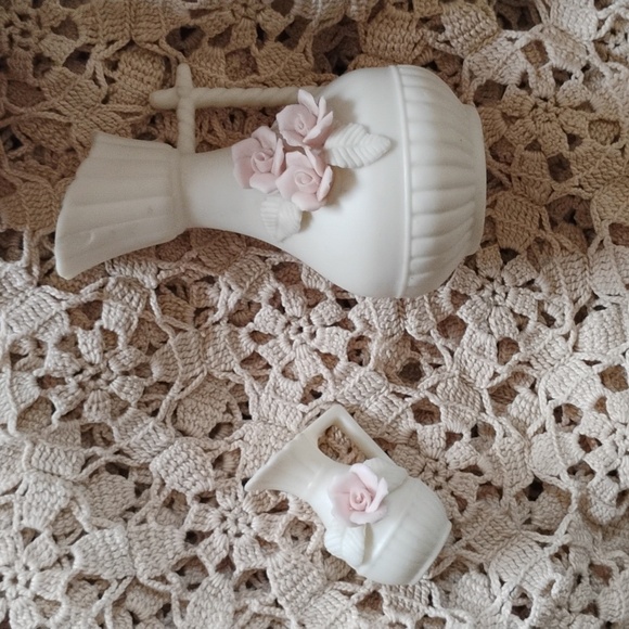 Vintage CAPODIMONTE Thames Hand Painted Japan Porcelain Cornucopia Planter - Picture 10 of 14